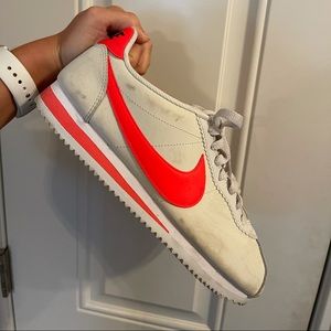 Nike everyday shoes, size 8